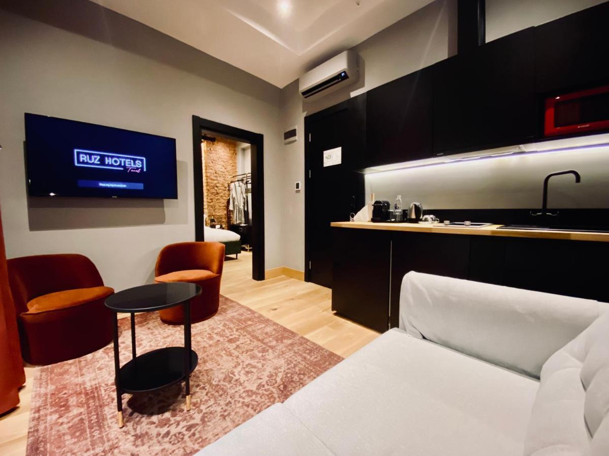 איסטמבול Ruz Hotels מראה חיצוני תמונה A room at the hotel