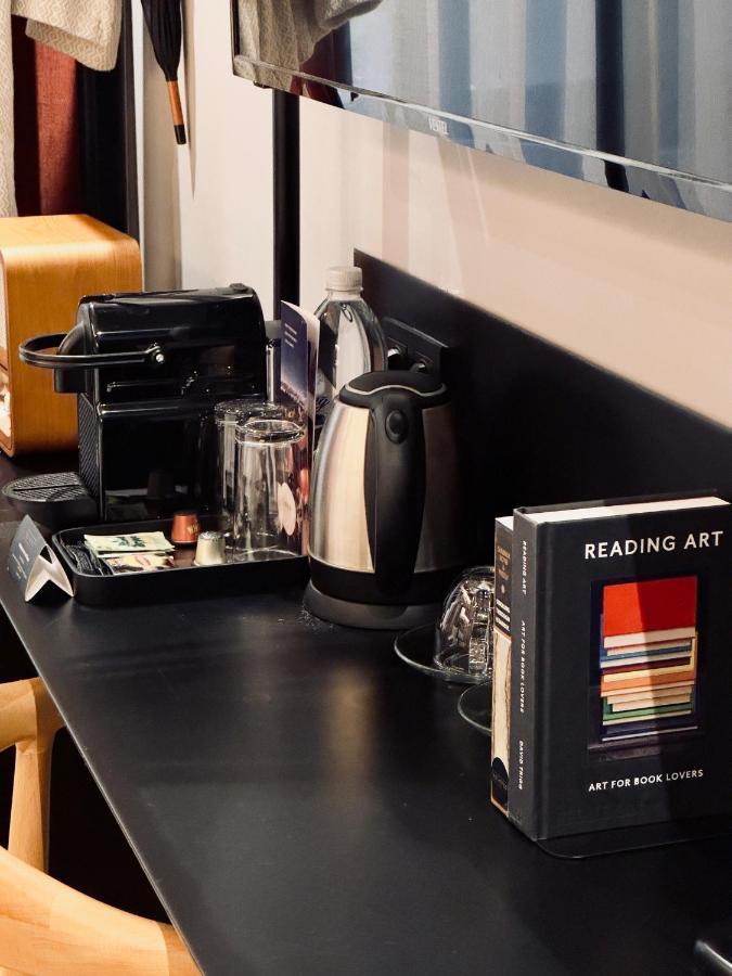 איסטמבול Ruz Hotels מראה חיצוני תמונה A Nespresso machine in a hotel room