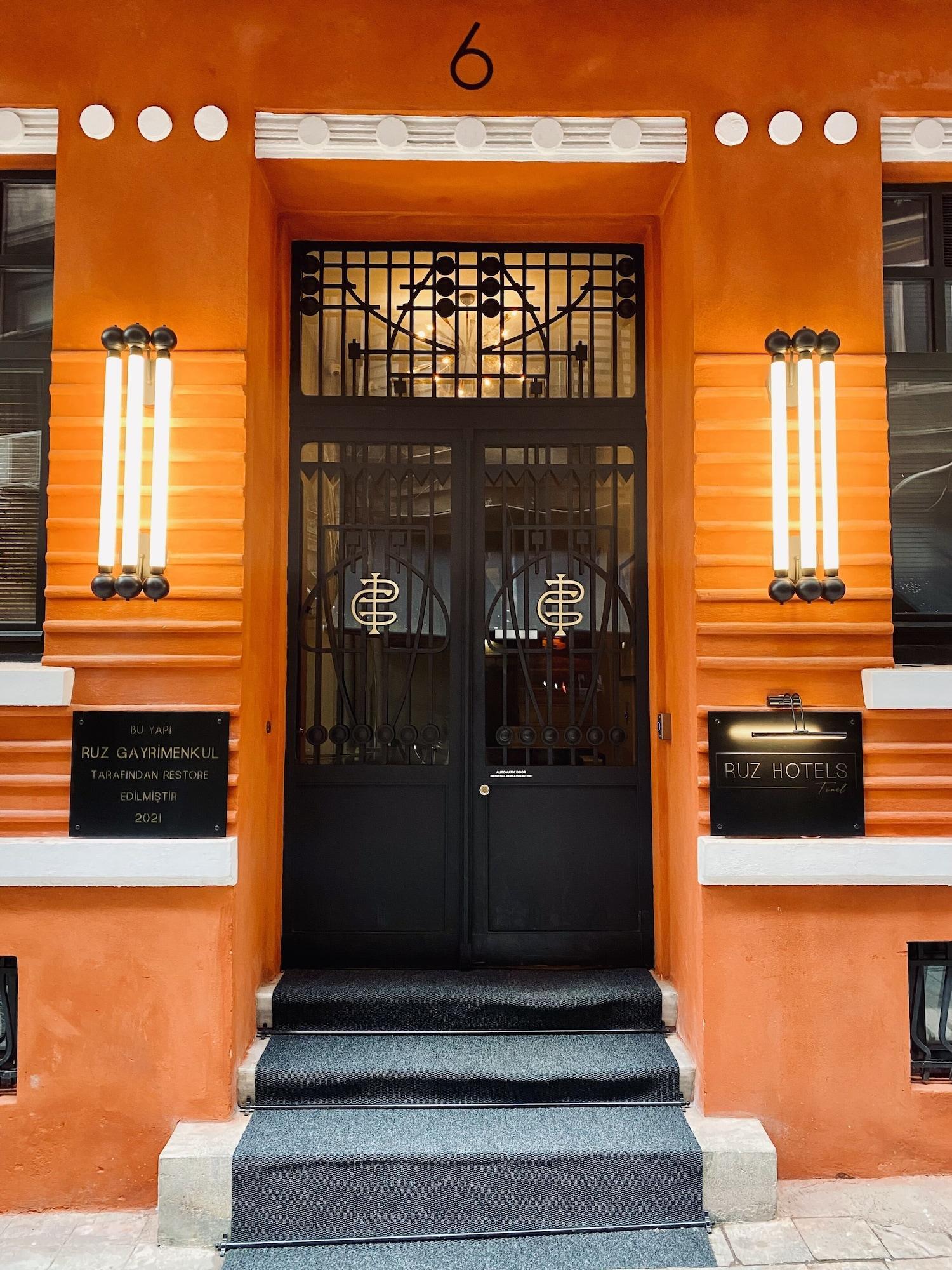 איסטמבול Ruz Hotels מראה חיצוני תמונה Entrance to the hotel